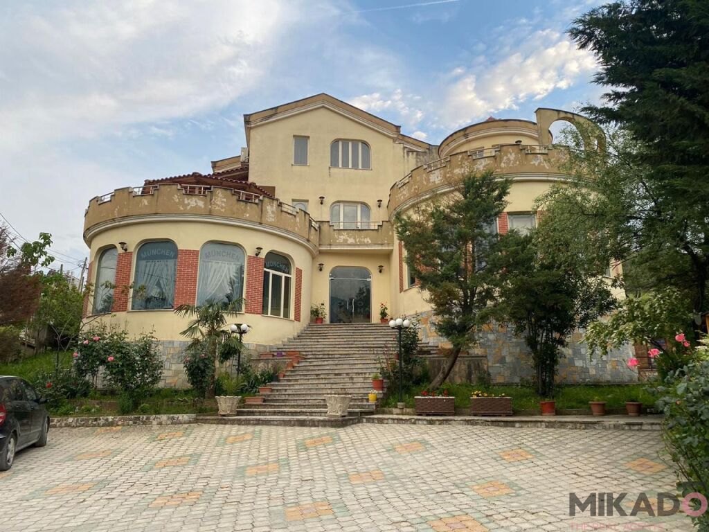 Terreno y villa en venta cerca de farkes!