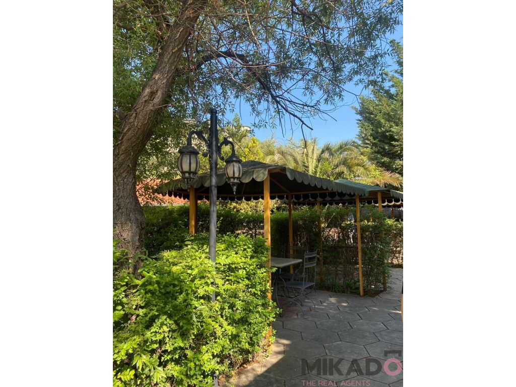 Terreno y villa en venta cerca de farkes!
