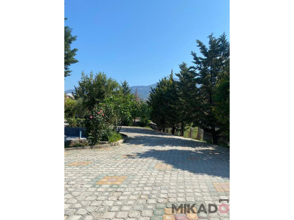 Terreno y villa en venta cerca de farkes!