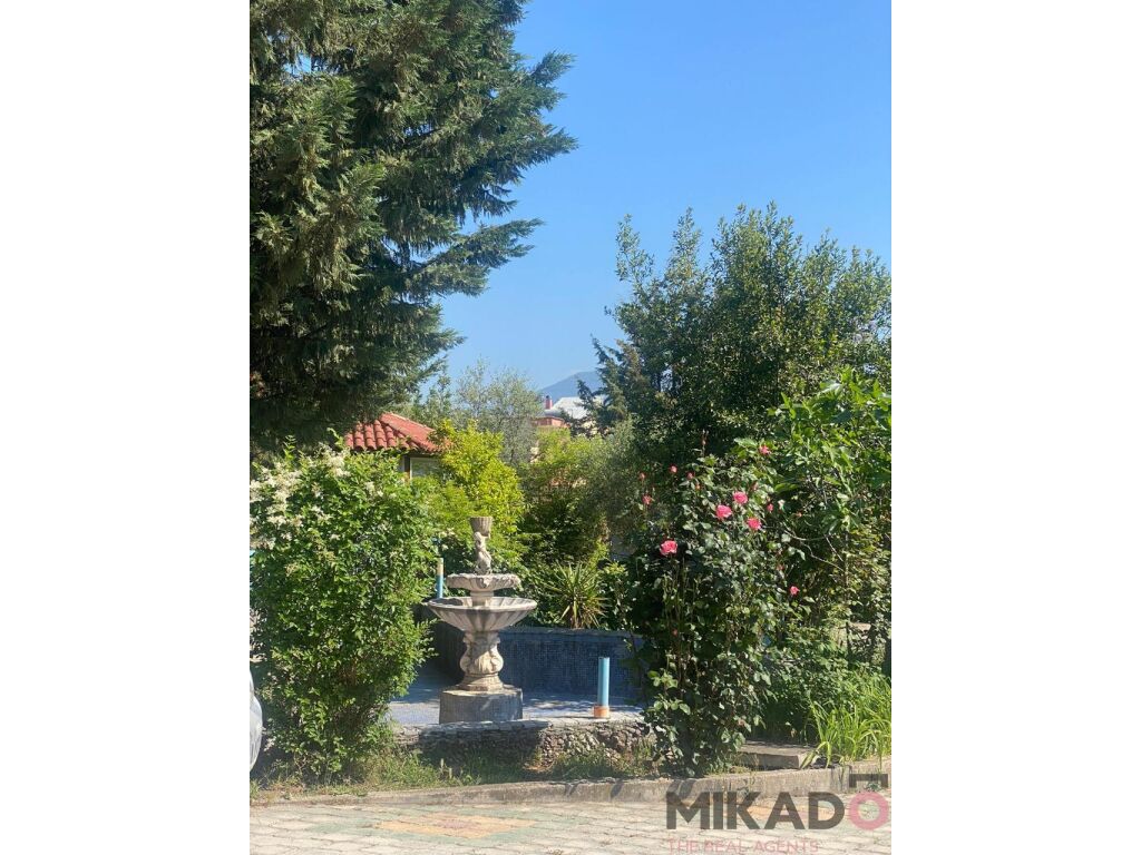 Terreno y villa en venta cerca de farkes!