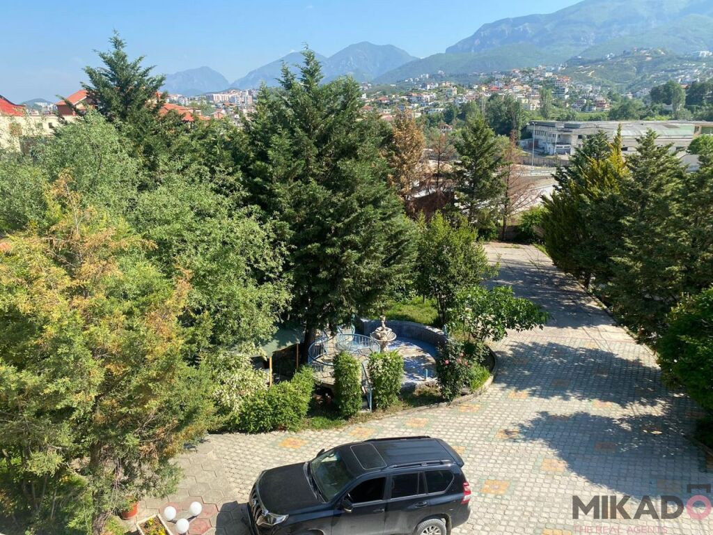 Terreno y villa en venta cerca de farkes!