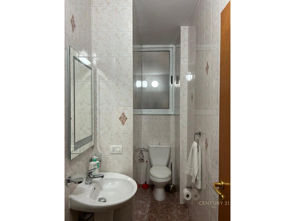 2+1+2 wohnung zur miete in der nähe der kavaja-strasse.