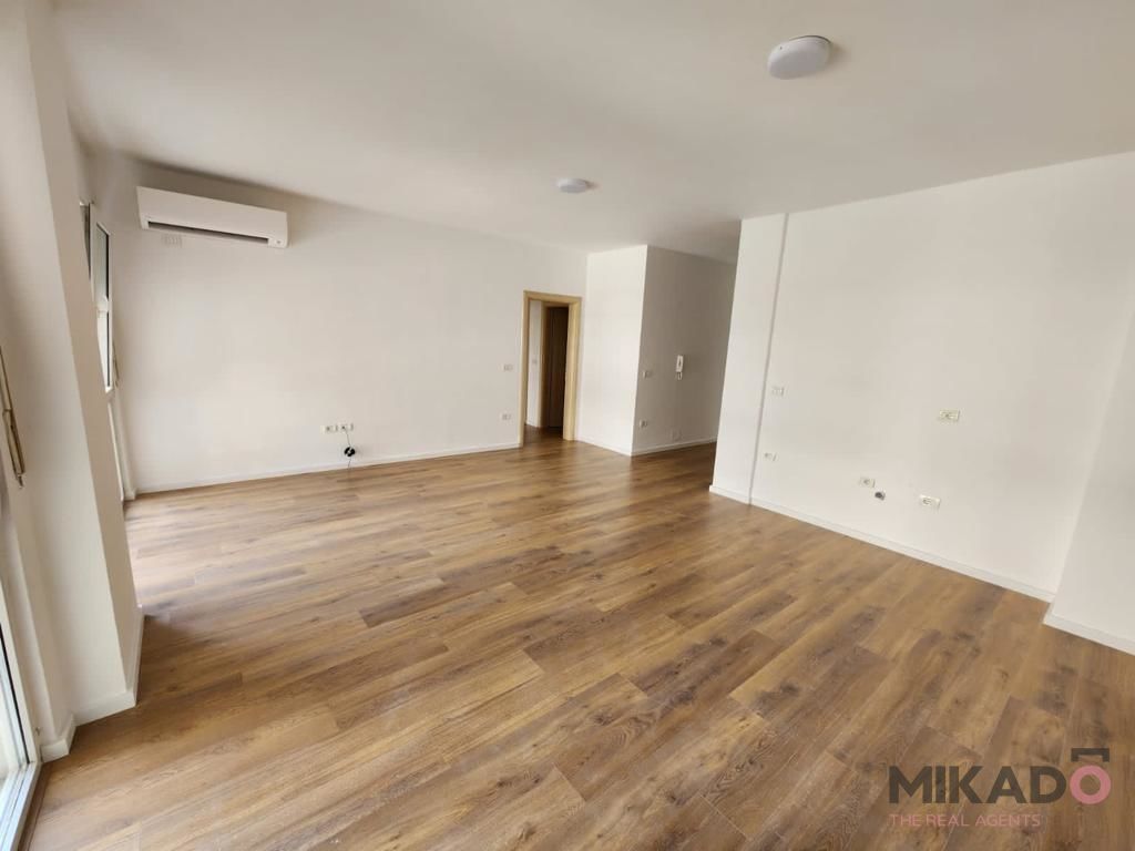 Mietwohnung als büro in der gemeinde parisit!