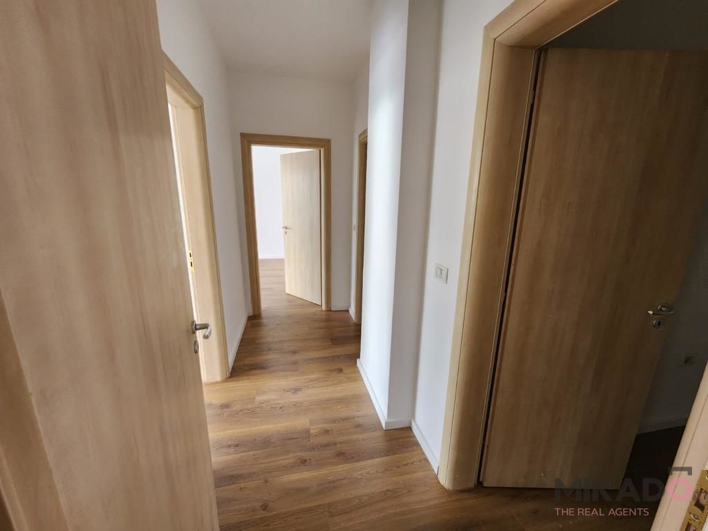 Mietwohnung als büro in der gemeinde parisit!