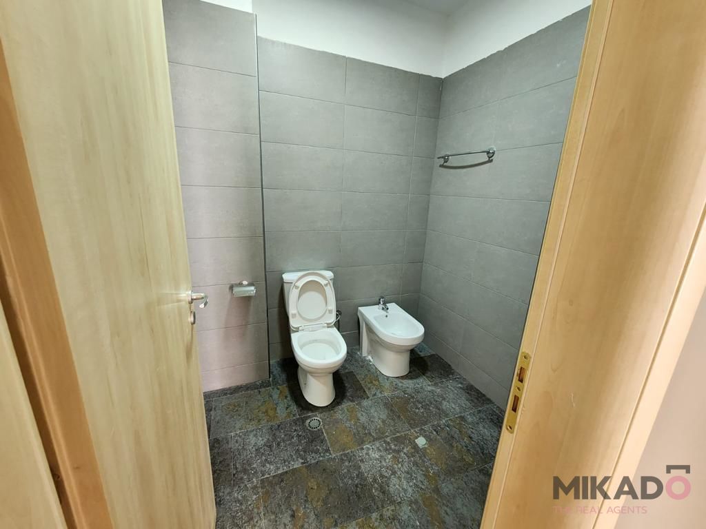 Mietwohnung als büro in der gemeinde parisit!