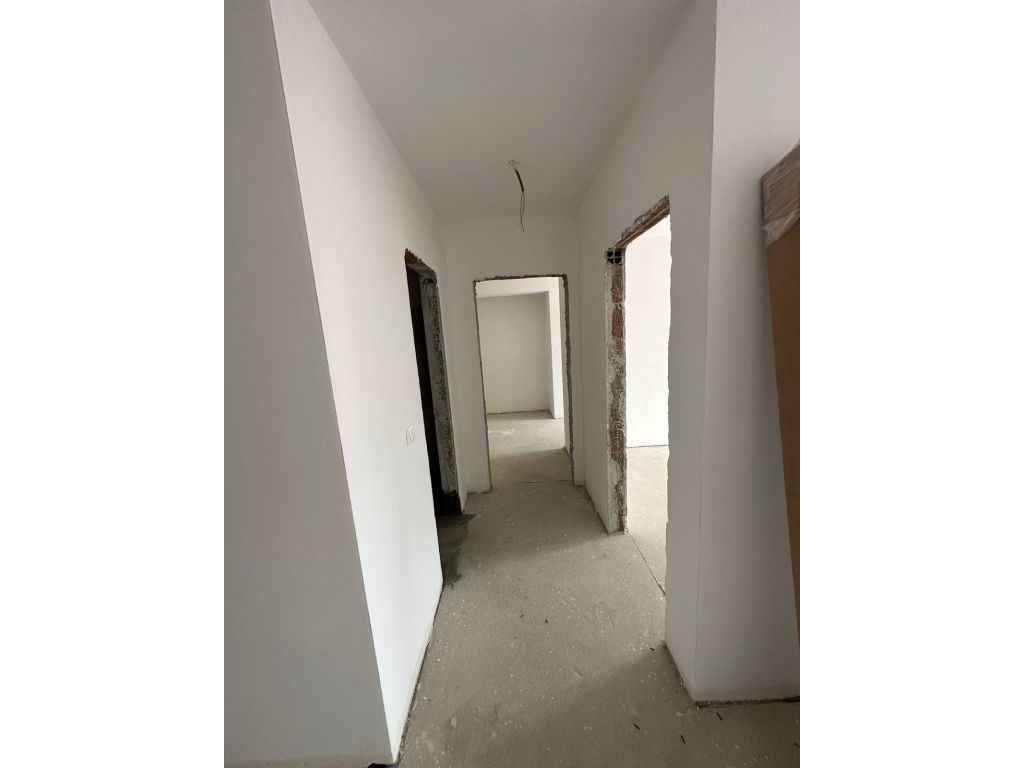 Apartamento à venda 2+1 na rua kavaja, perto da igreja!