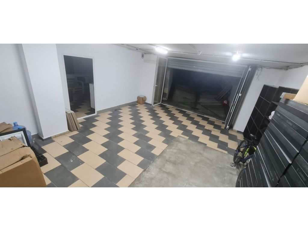 Espaço comercial com garagem no tregu elektrik!
