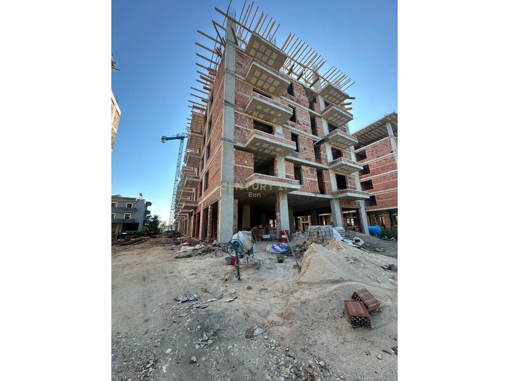 Apartament 1+1 për shitje në qerret tek plam paradise !