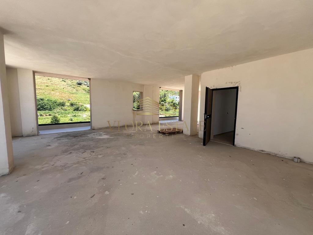 Penthouse në shitje në radhimë