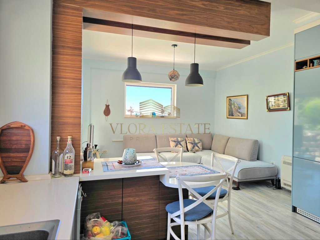 Vile per shitje ne dhermi, tek white rocks residences