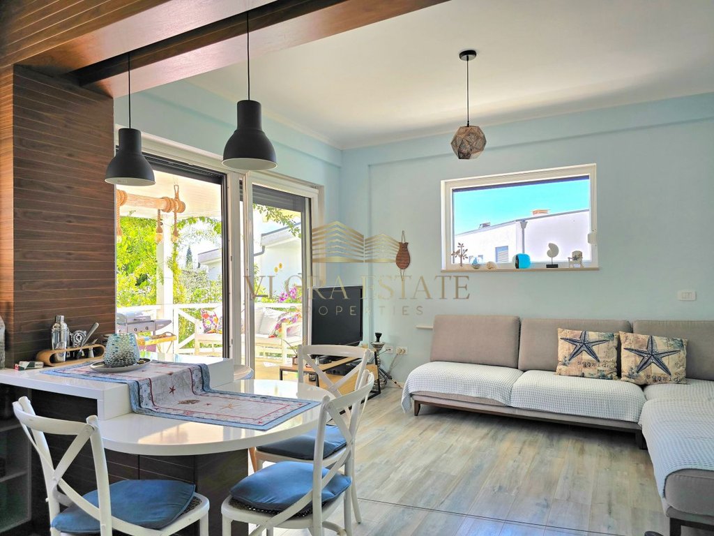 Vile per shitje ne dhermi, tek white rocks residences
