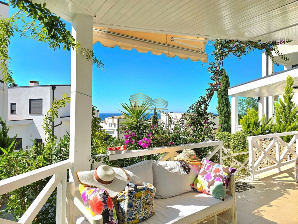 Vile per shitje ne dhermi, tek white rocks residences