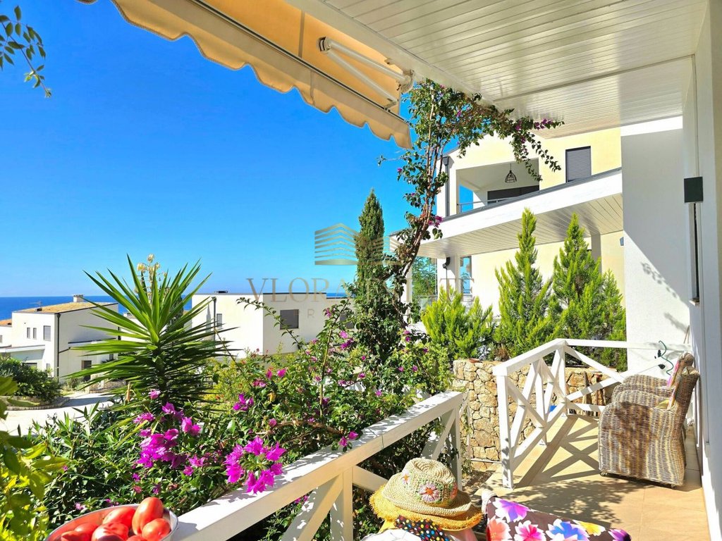 Vile per shitje ne dhermi, tek white rocks residences