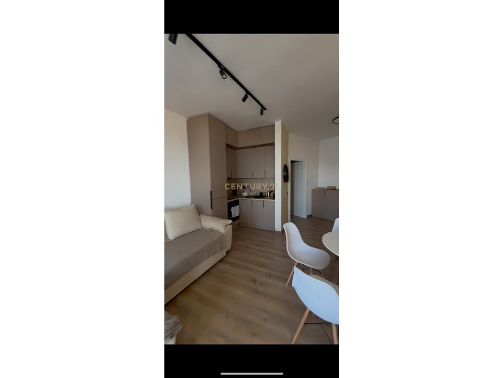 Apartament 1+1 me pamje ballore deti ,në shitje në golem, Durrës. (2)