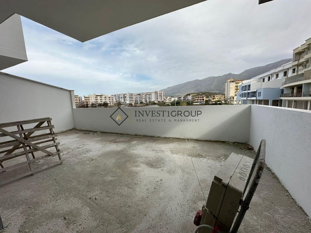 2+1 apartment for sale in orikum-Vlorë