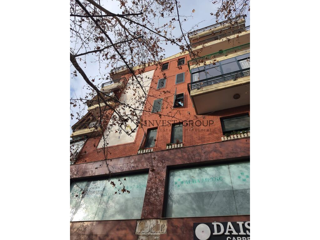 Apartament 2+1 për shitje prane medresese, Tiranë