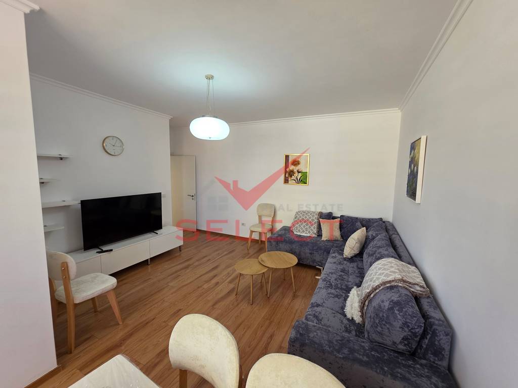 Apartamento 2+1+2 vagas de estacionamento para alugar