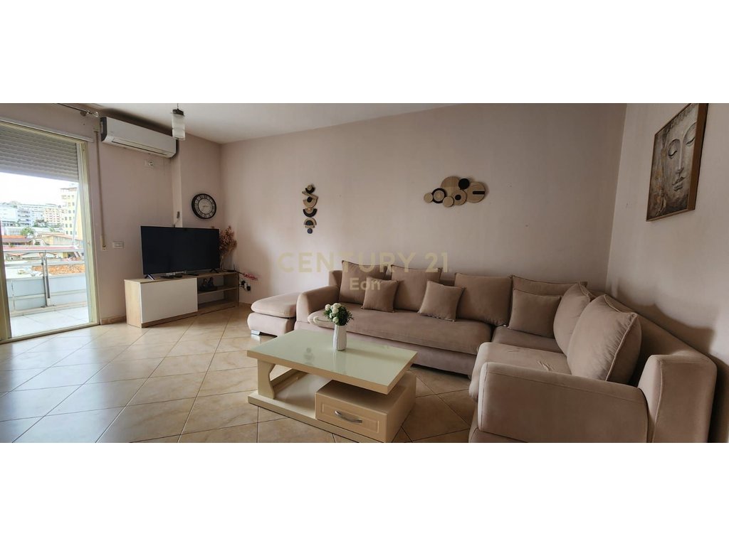 Se alquila apartamento 3+1+2 cerca de los puertos!