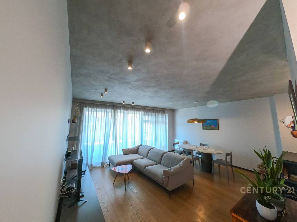 Apartment 3+1 near stadium dinamo!!