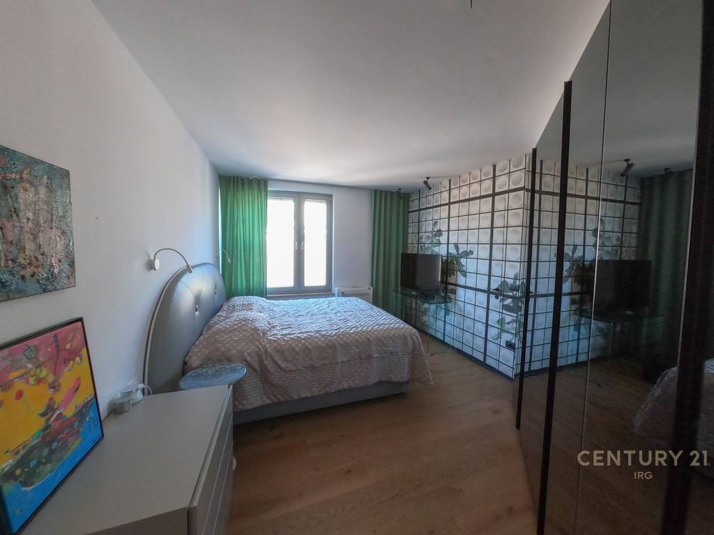 Apartment 3+1 near stadium dinamo!!
