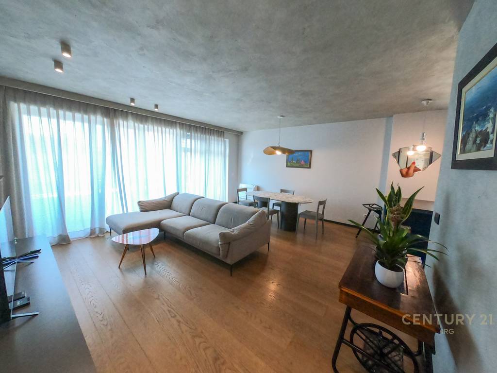 Apartment 3+1 near stadium dinamo!!