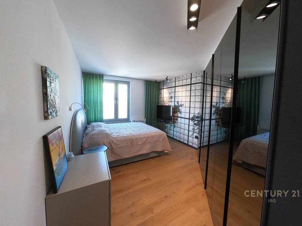Apartment 3+1 near stadium dinamo!!