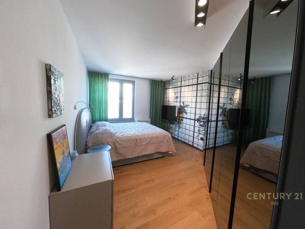 Apartment 3+1 near stadium dinamo!!