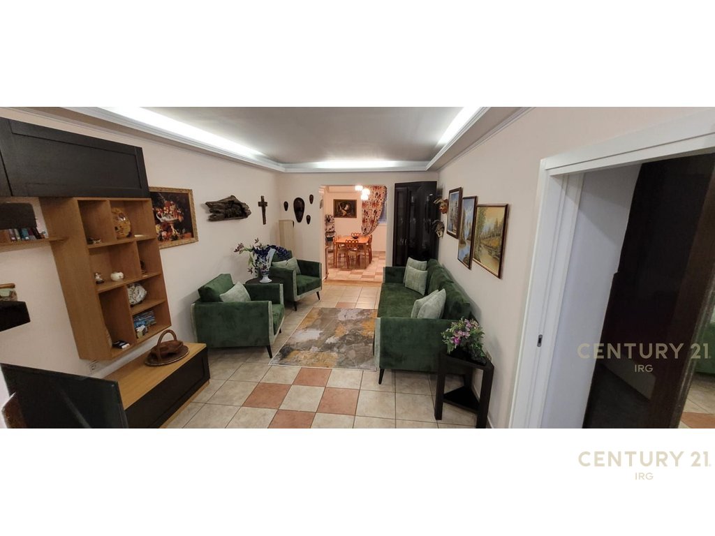 Apartment 3+1 near stadium dinamo!!