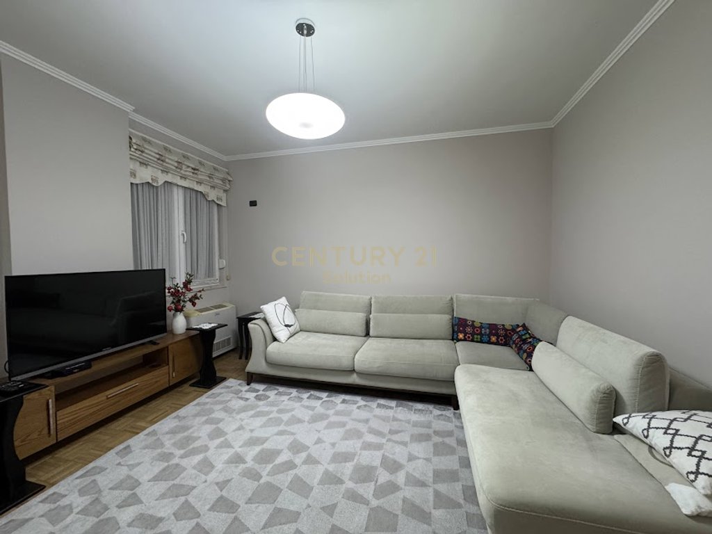 Apartment 3+1 near stadium dinamo!!