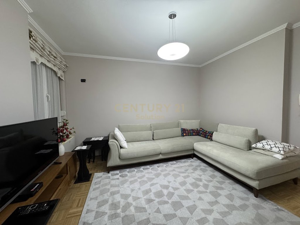 Apartment 3+1 near stadium dinamo!!