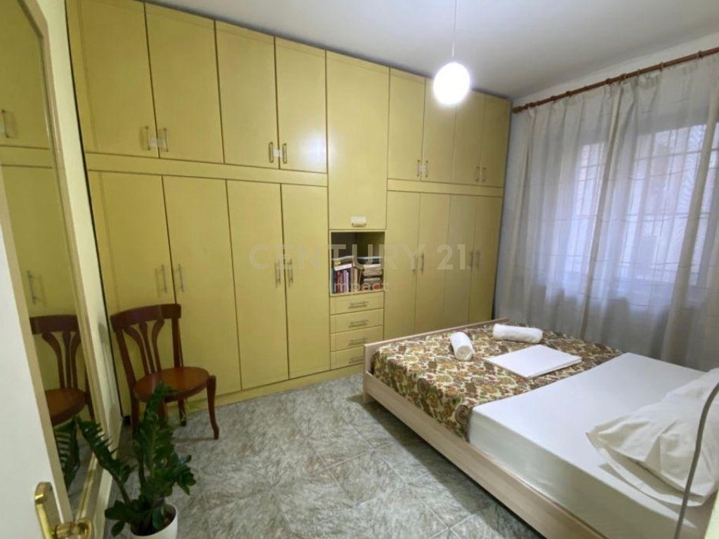 Apartment 3+1 near stadium dinamo!!