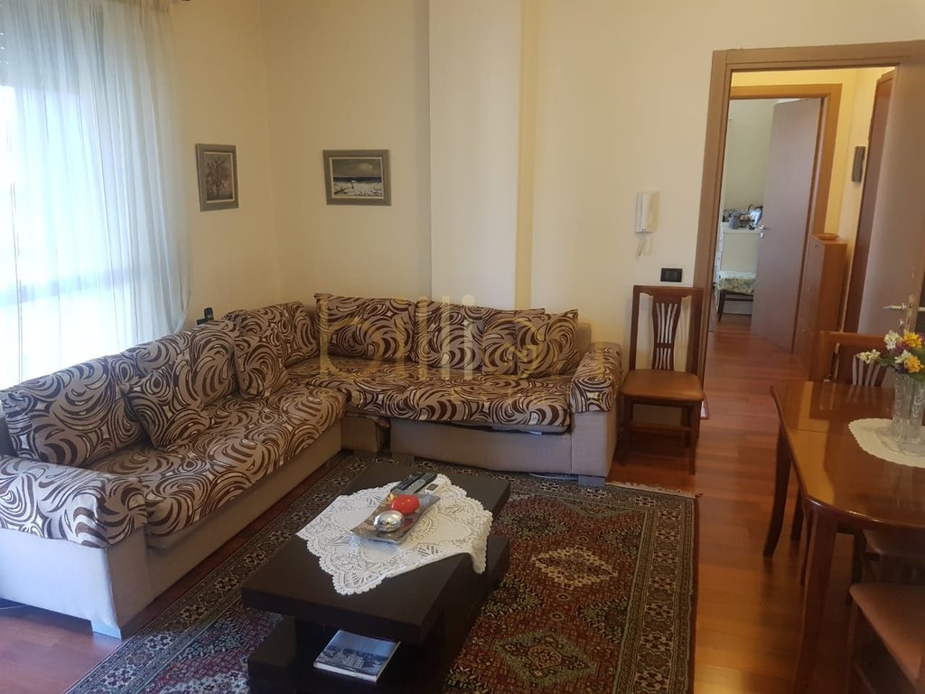 Wohnung zur miete – Pazari i ri, in der nähe von toptani
