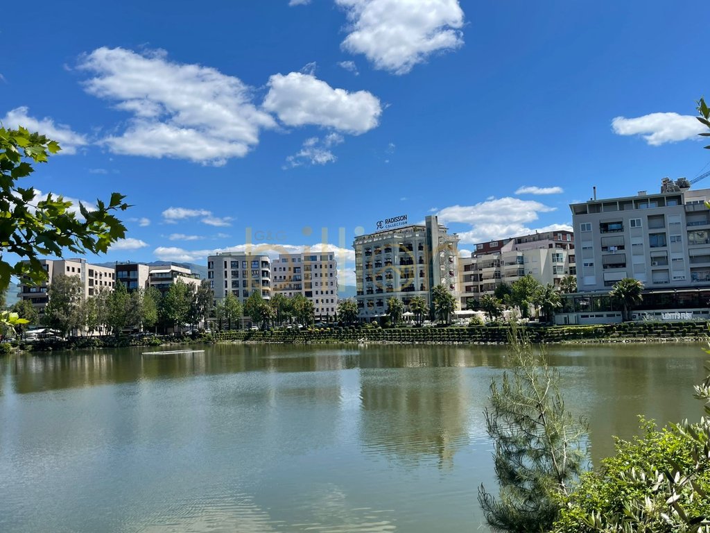 Wende: Apartment 3+1+2 im lakeside residence