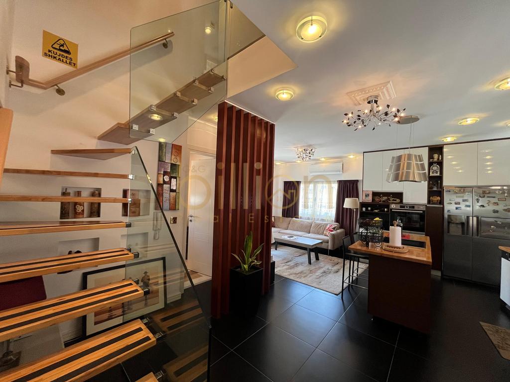 Super duplex me qira tek Komuna e Parisit!