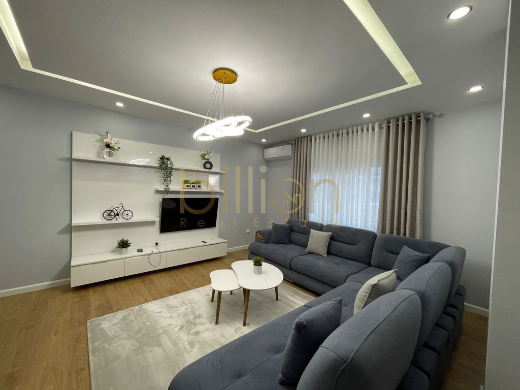 Apartamento en alquiler 2+1+2 – Zogu i zi, Tirana