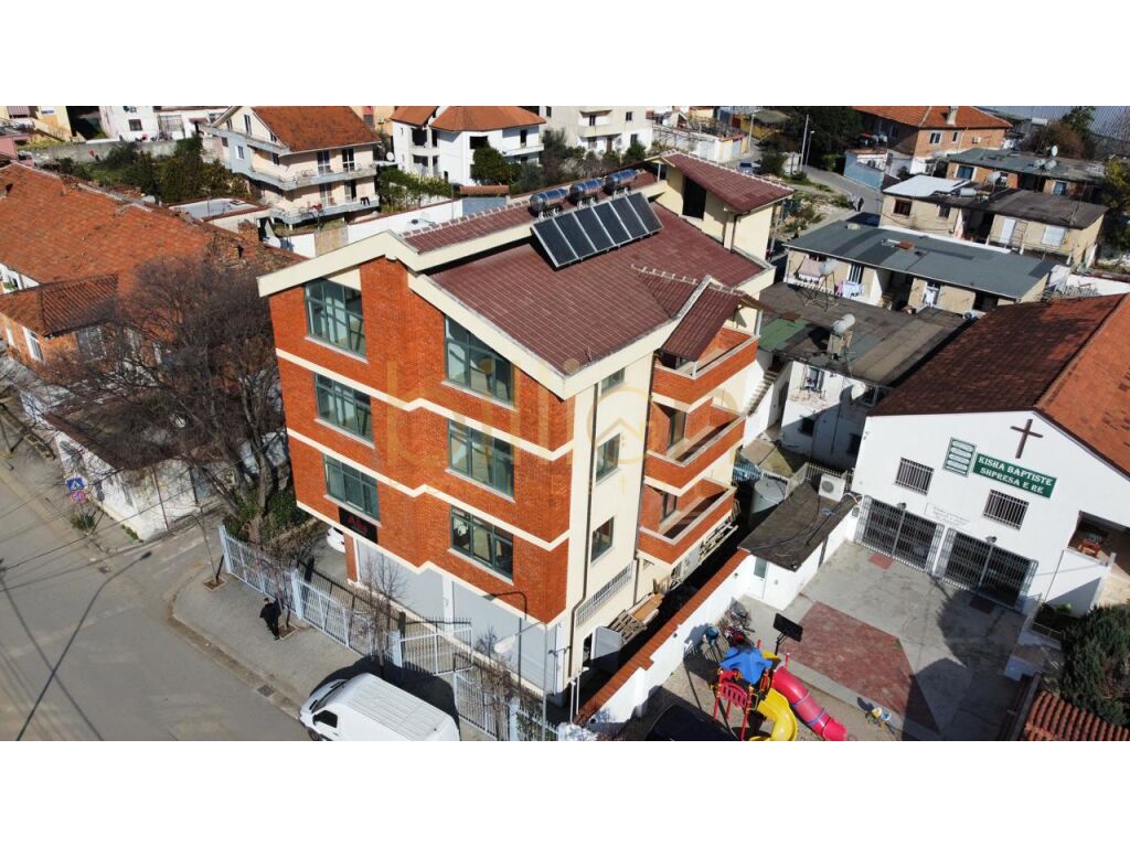 Villas à vendre 4 pièces à kinostudio!