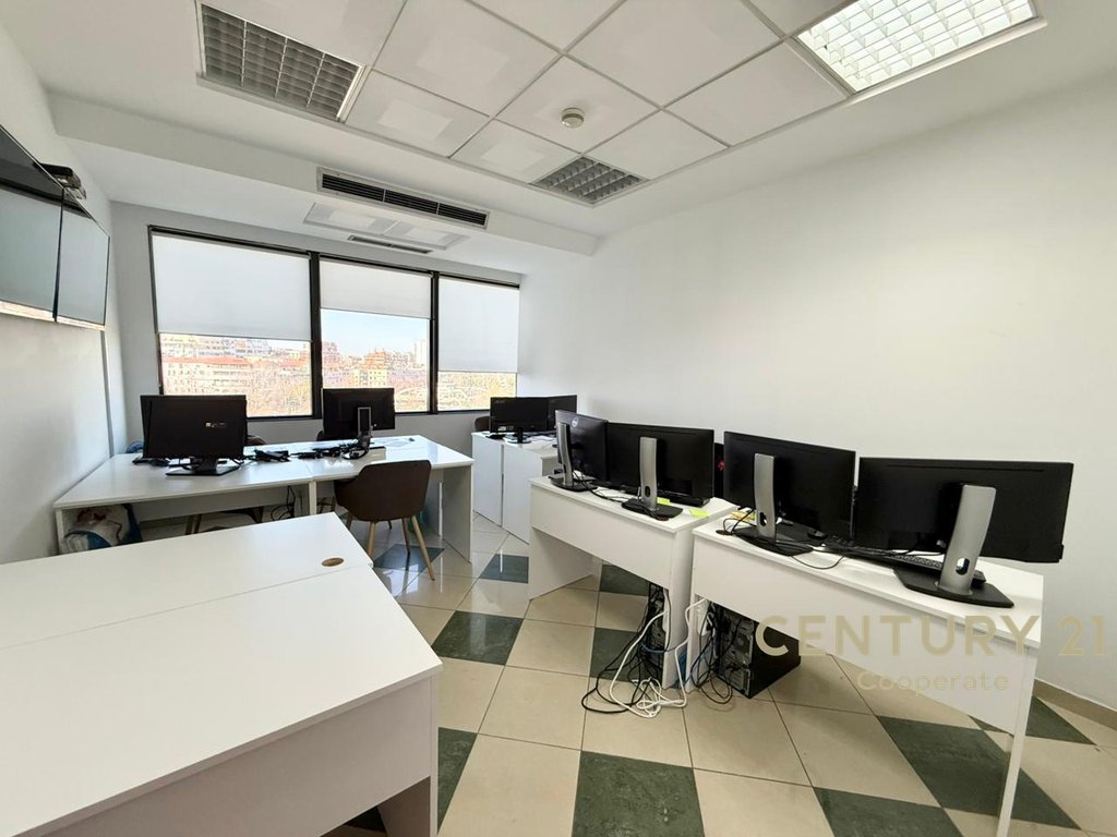 Office for rent in kullat binjake!