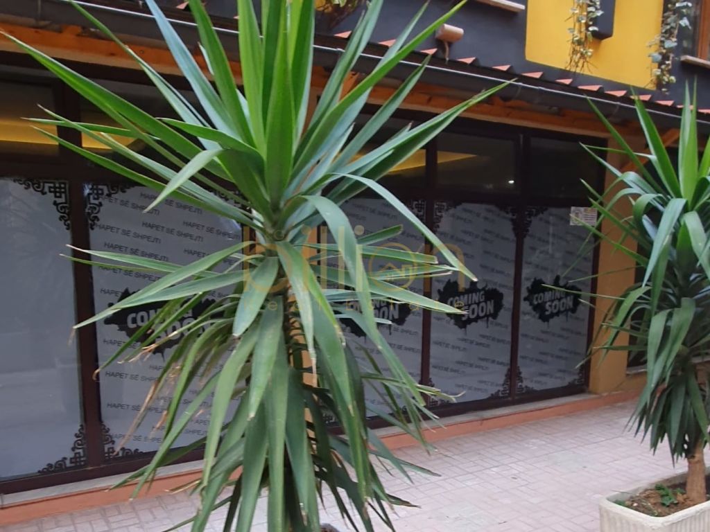 Locale in vendita a shallvaret !
