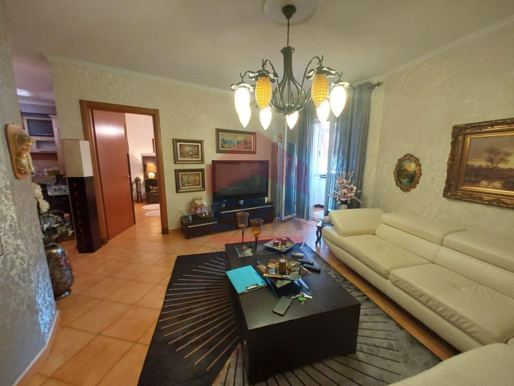Appartement 1+1 à louer 700eur/mois - près des ambassades américaines, à côté du stade air albania