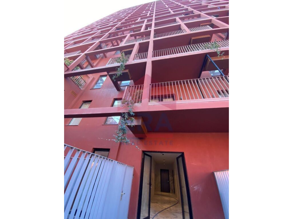 Ambient per zyre (1+1) 800eur/muaj - Tirana garden building