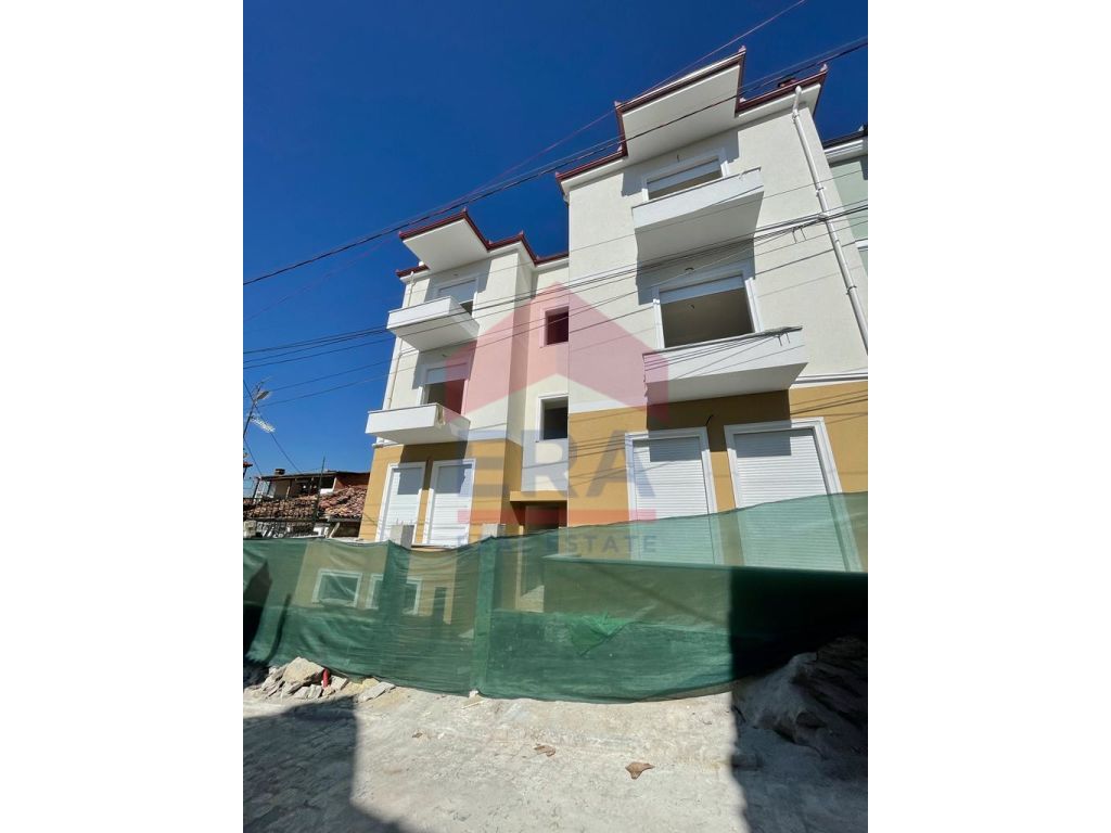 Super appartement 2+1 à vendre 68000eur - rruga e bilbilave, korce
