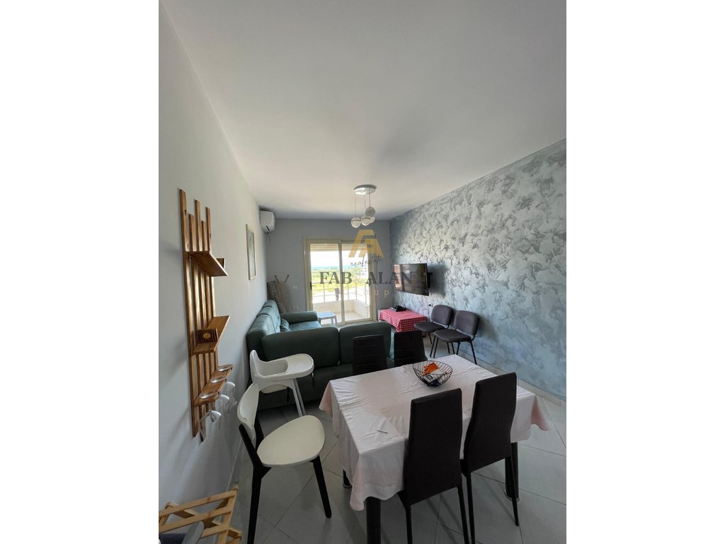 Ne orikum apartament 1+1+post parkimi per shitje!
