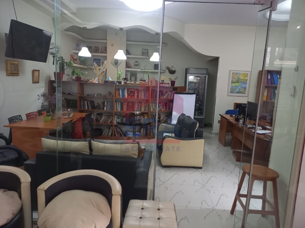 Espaço comercial à venda 84 metros quadrados - Astir