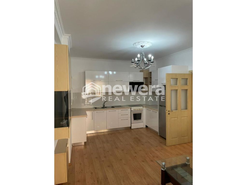 Jepet me qera apartament 2+1 rr.kryesore unaza e re