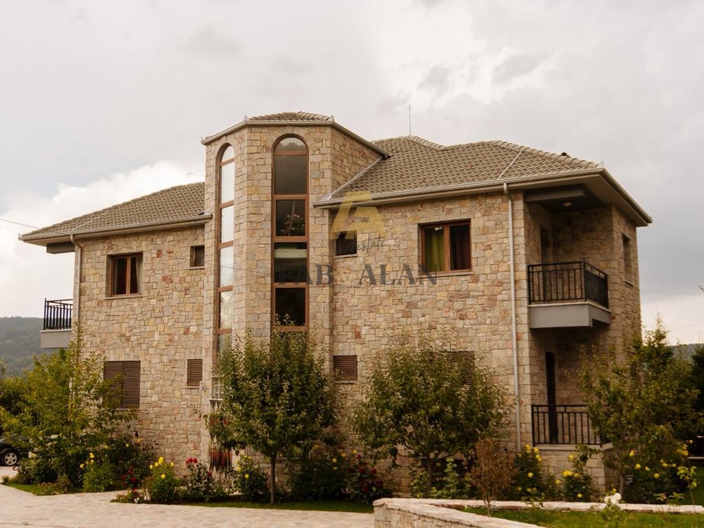 Ne voskopoje te korces hotel per shitje!