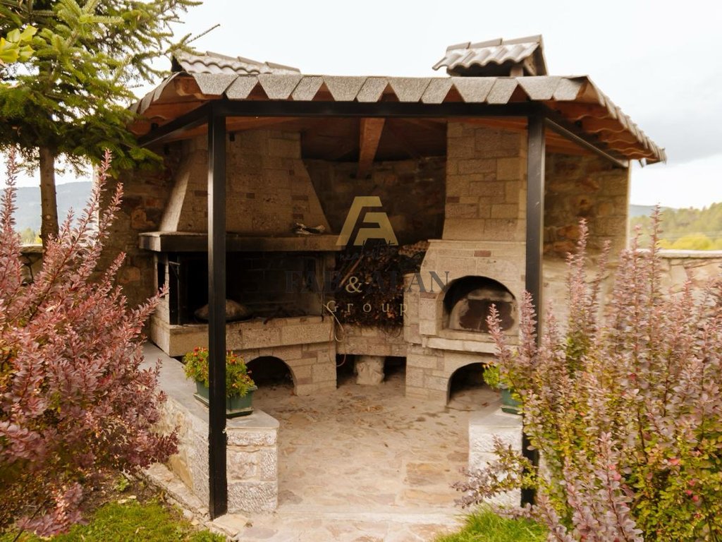 Ne voskopoje te korces hotel per shitje!