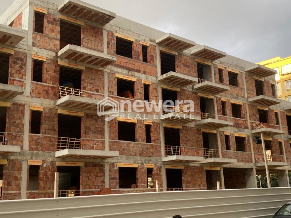 Vender apartamentos 1+1 / 2+1 / 3+1 ano 4-5 e 6 andares