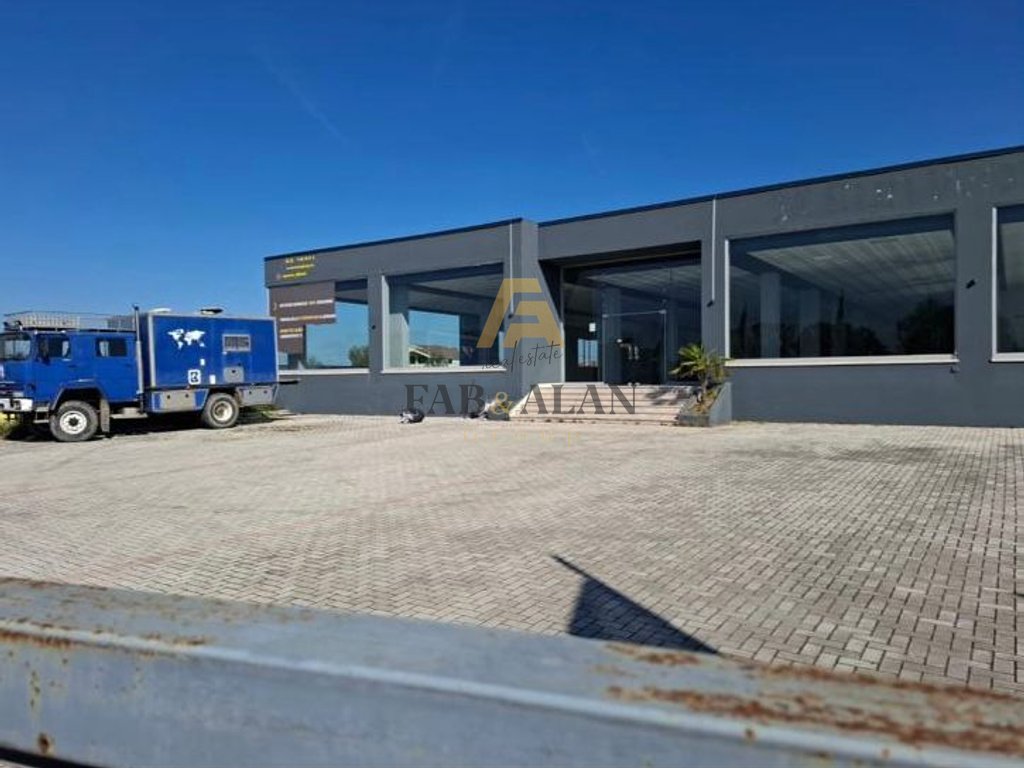 Ne autostraden tiran durres kapanon per qera!