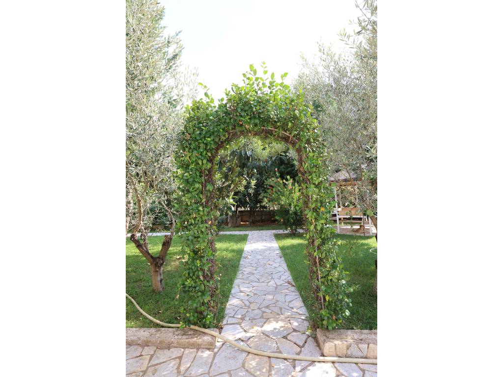 Villa in vendita vicino alla fondazione del ponte ndryshe