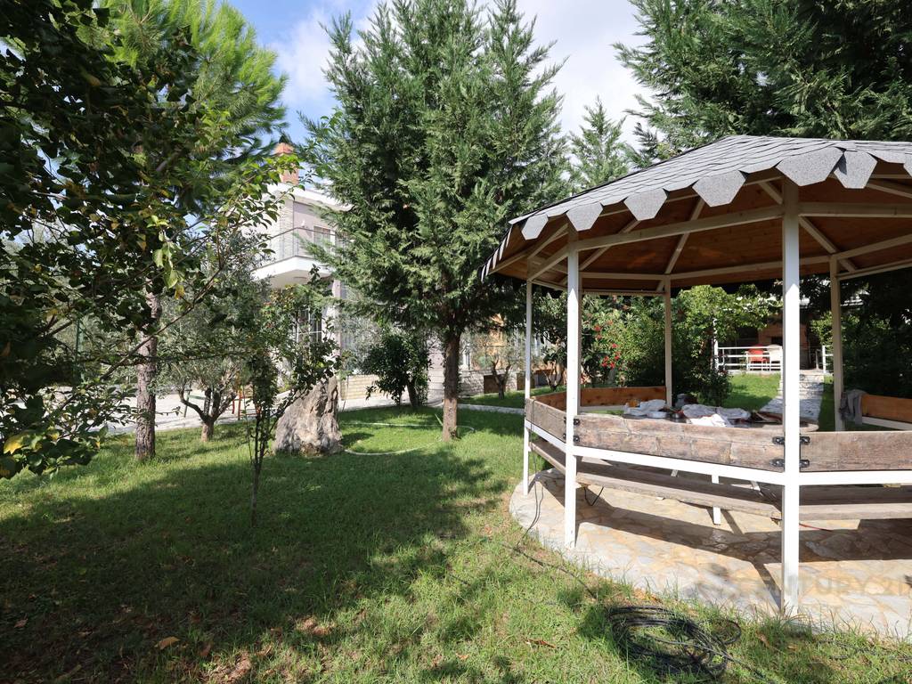 Villa in vendita vicino alla fondazione del ponte ndryshe